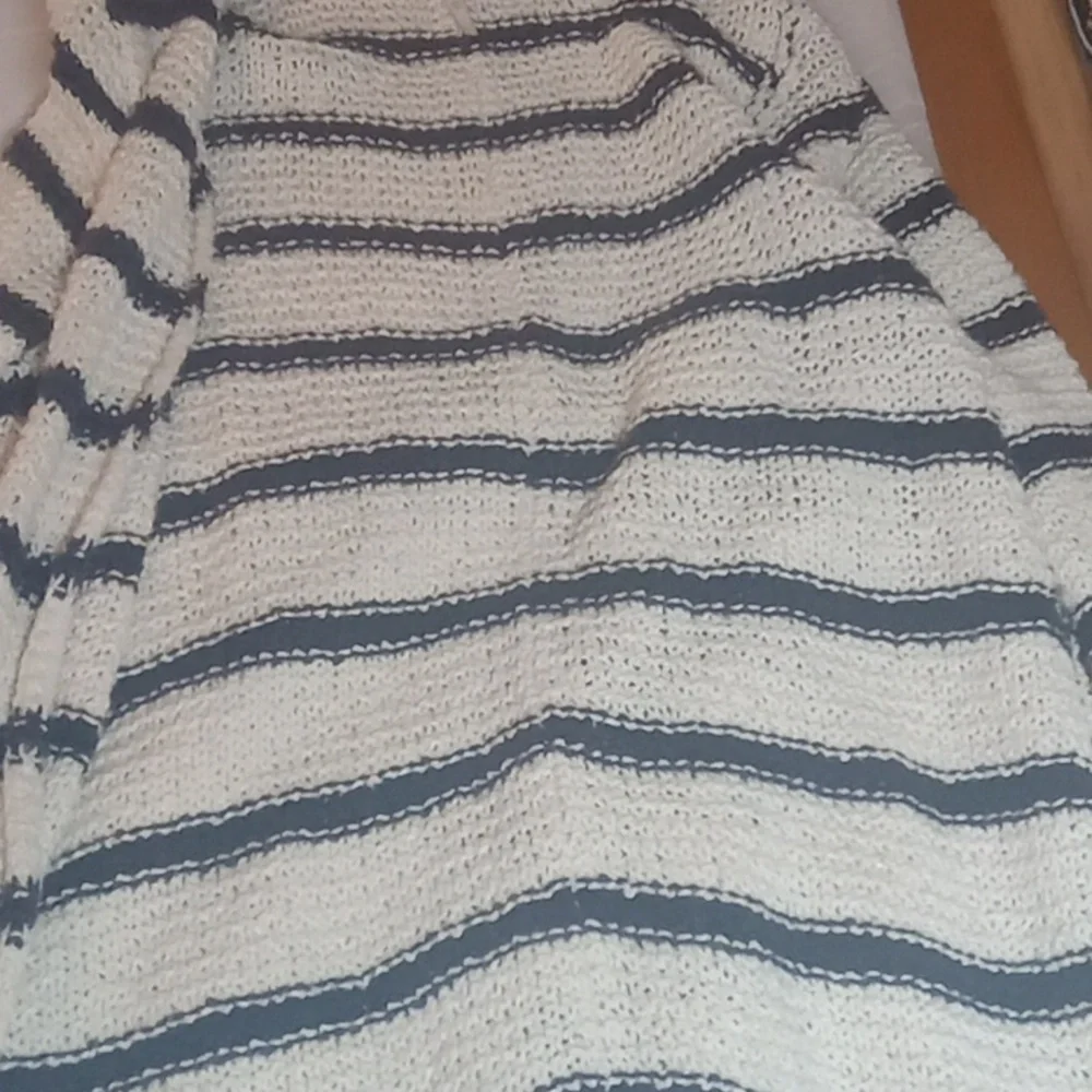 Free people beach sweater size small